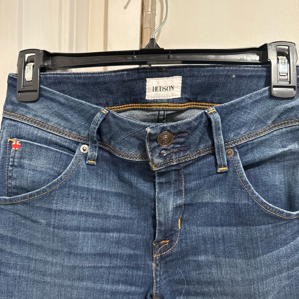 Cute buttons on jeans